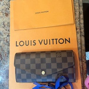 Louis Vuitton Sarah wallet in Damier ebene